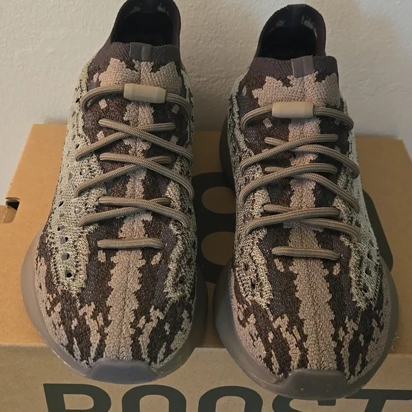 Adidas YEEZY BOOST 380 BROWN SIZE 9 - Picture 3 of 3